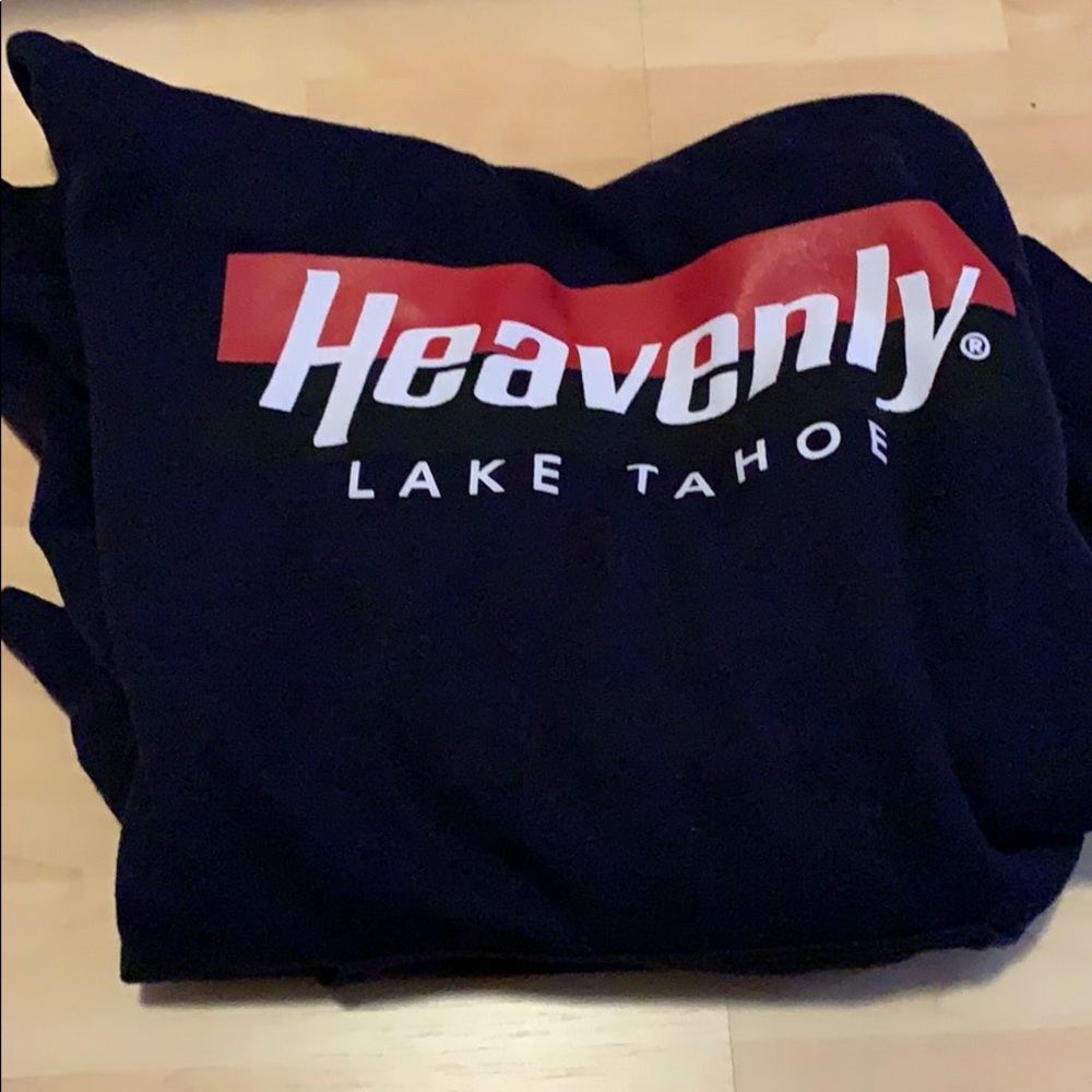 Súper comfy heavenly ski resort sweatshirt